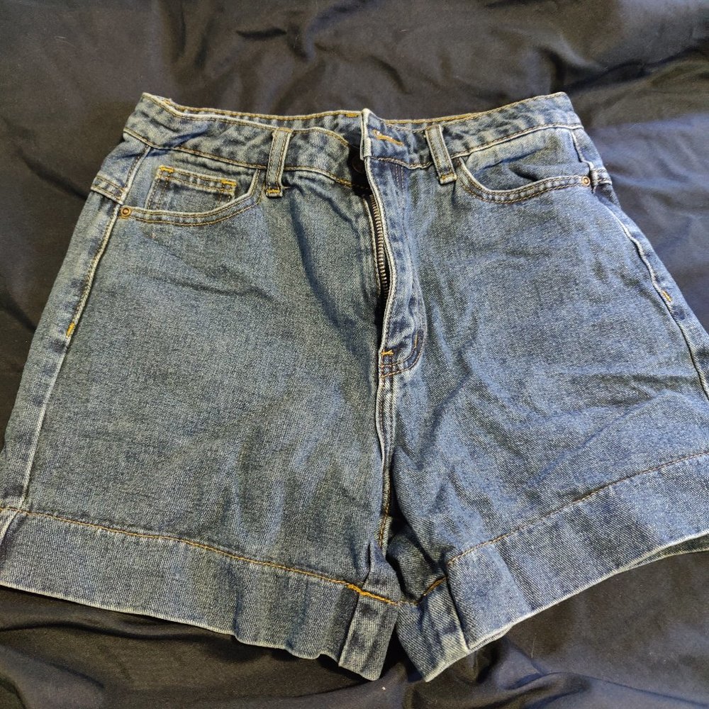 chuu cuffed denim shorts